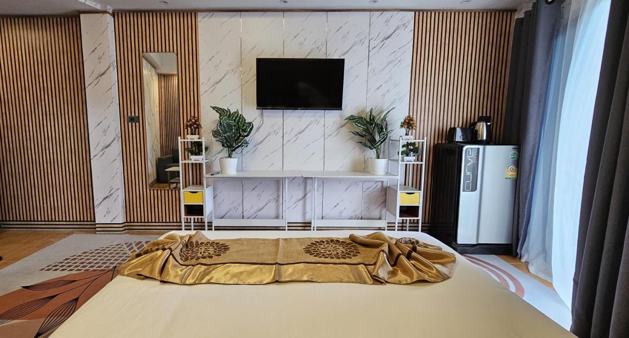 Xcess Residence Pattaya Bagian luar foto