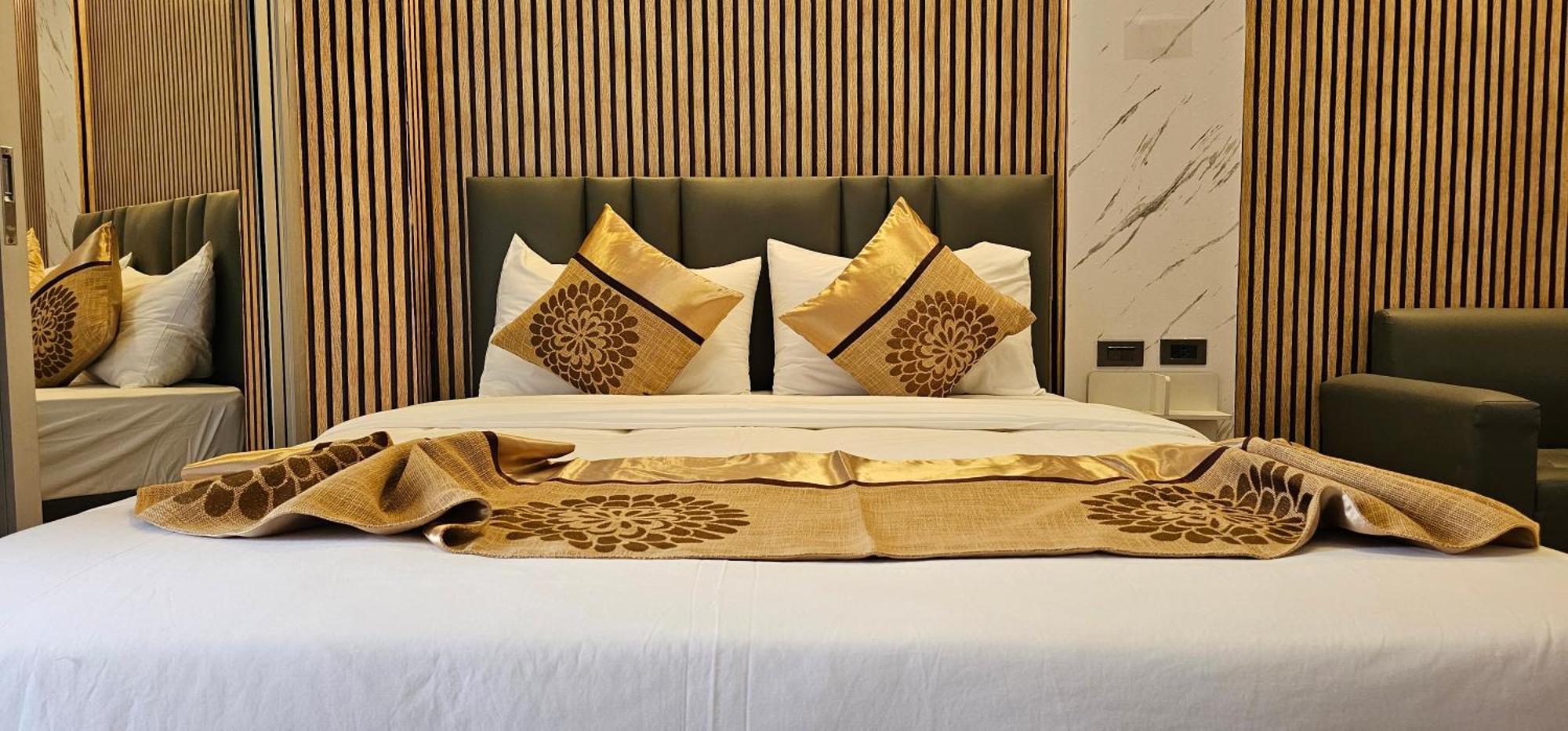 Xcess Residence Pattaya Bagian luar foto