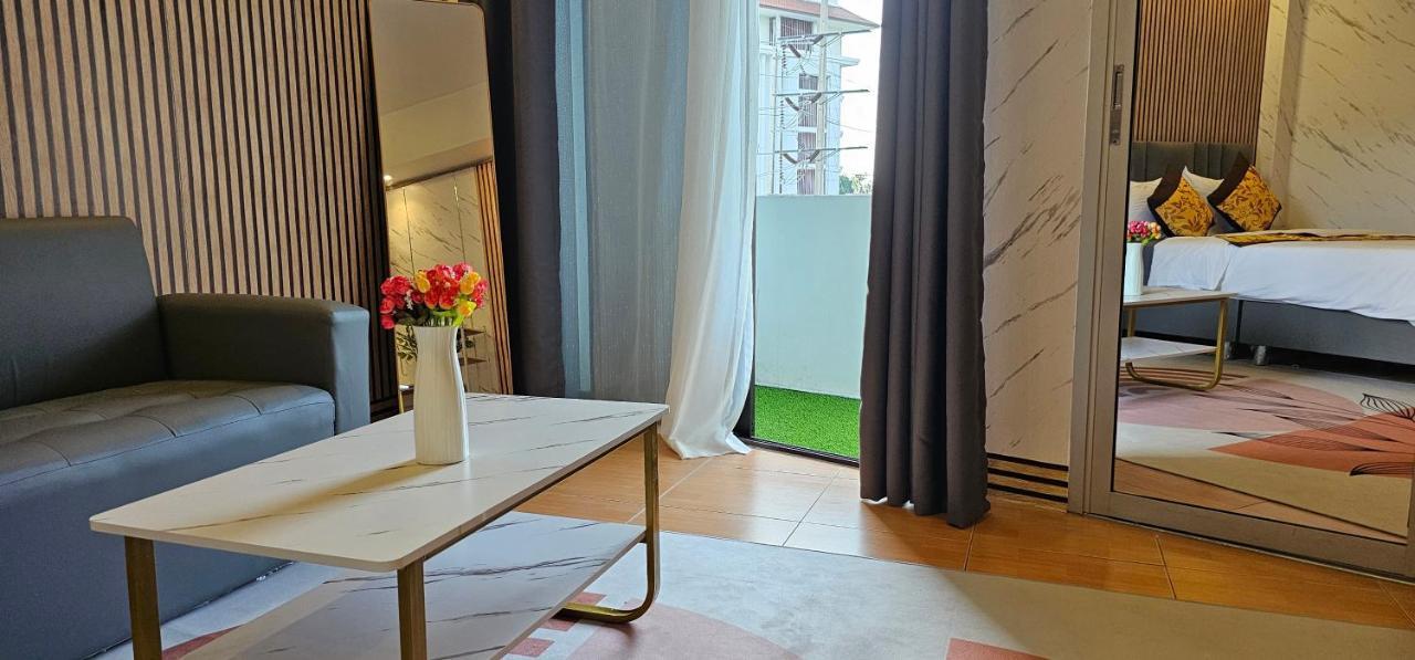 Xcess Residence Pattaya Bagian luar foto