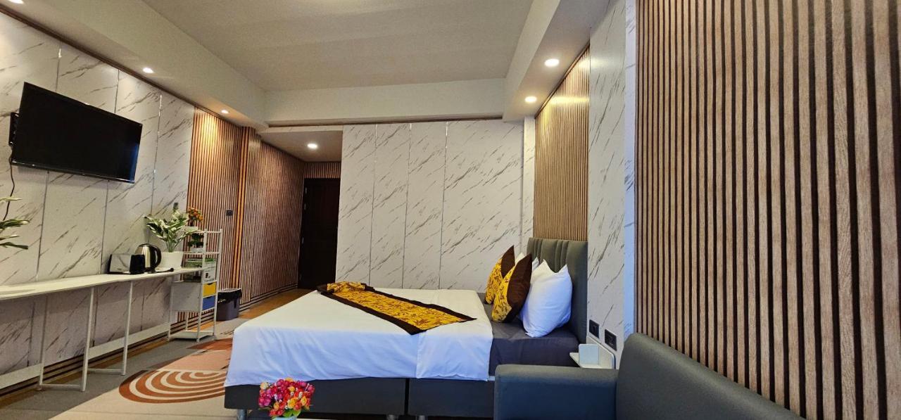 Xcess Residence Pattaya Bagian luar foto