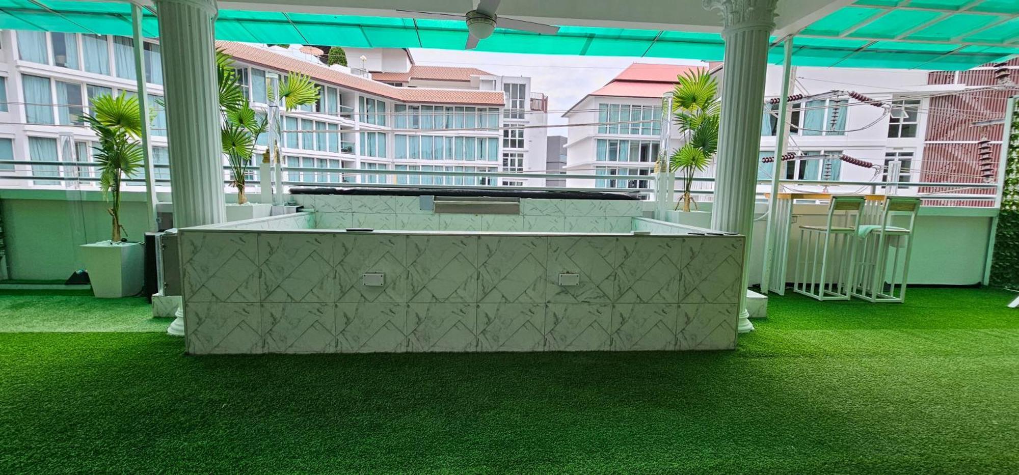 Xcess Residence Pattaya Bagian luar foto
